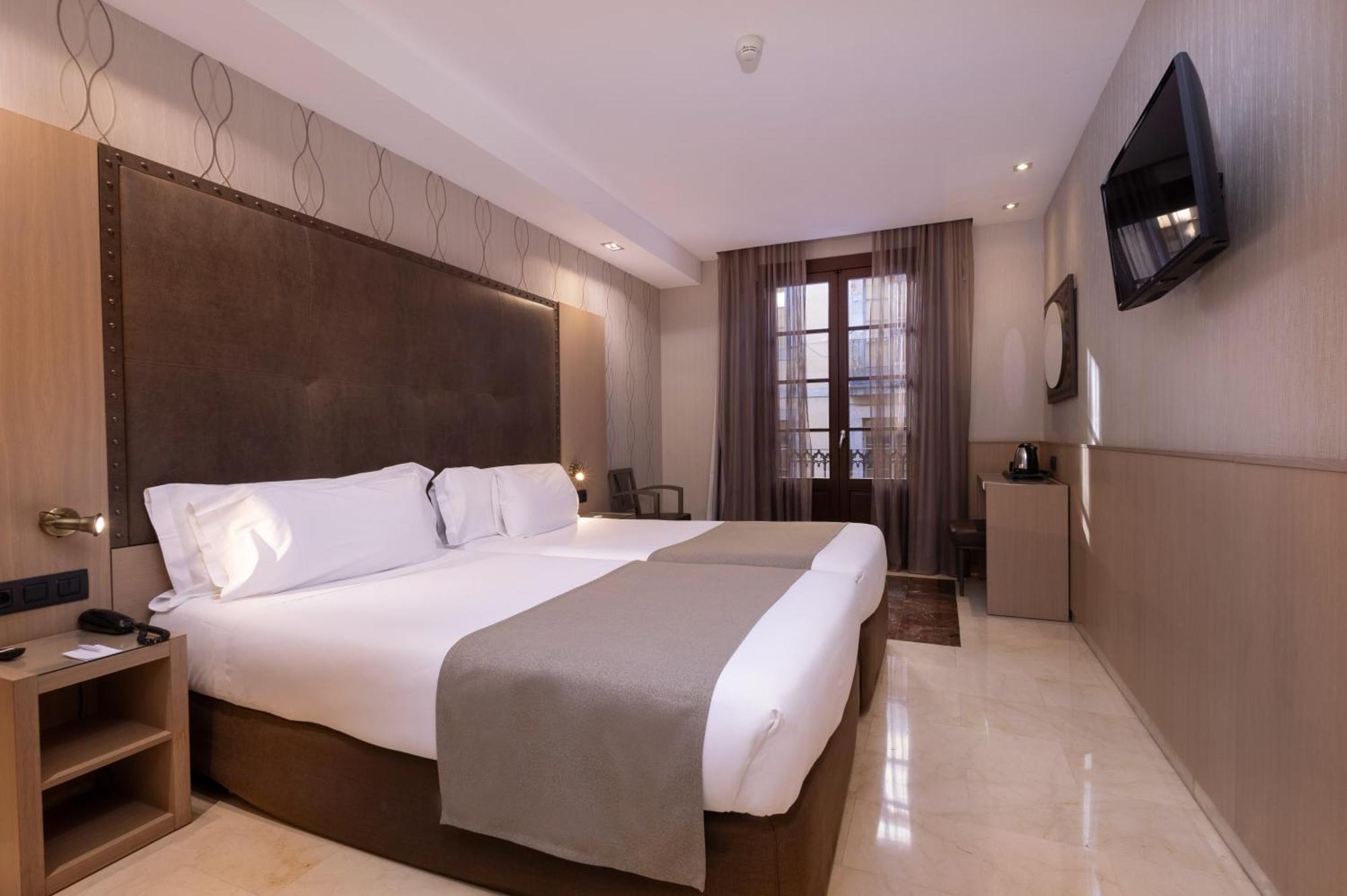 Gran Hotel Barcino Барселона Екстериор снимка