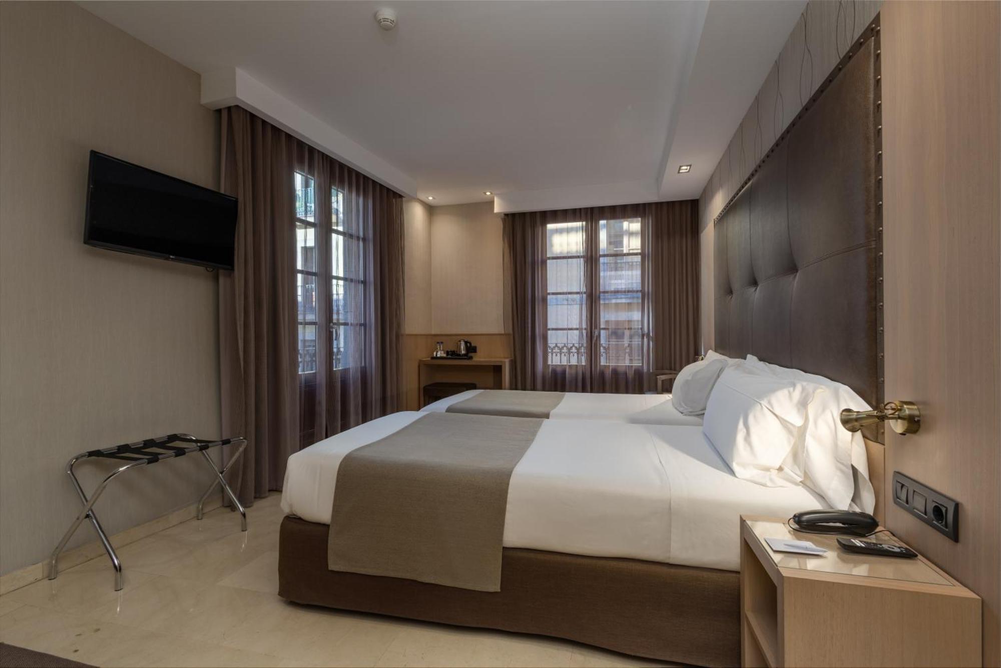 Gran Hotel Barcino Барселона Екстериор снимка