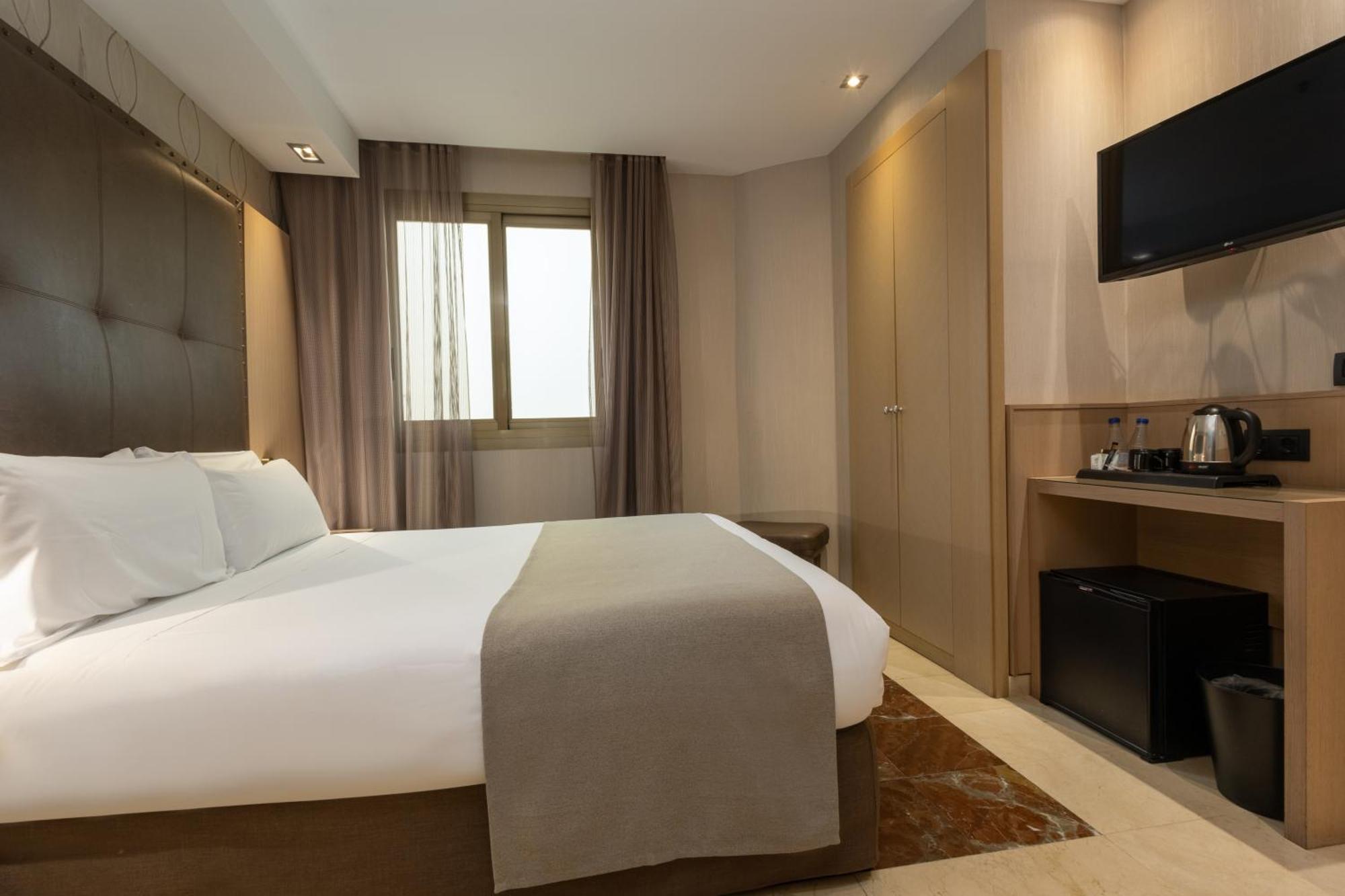 Gran Hotel Barcino Барселона Екстериор снимка