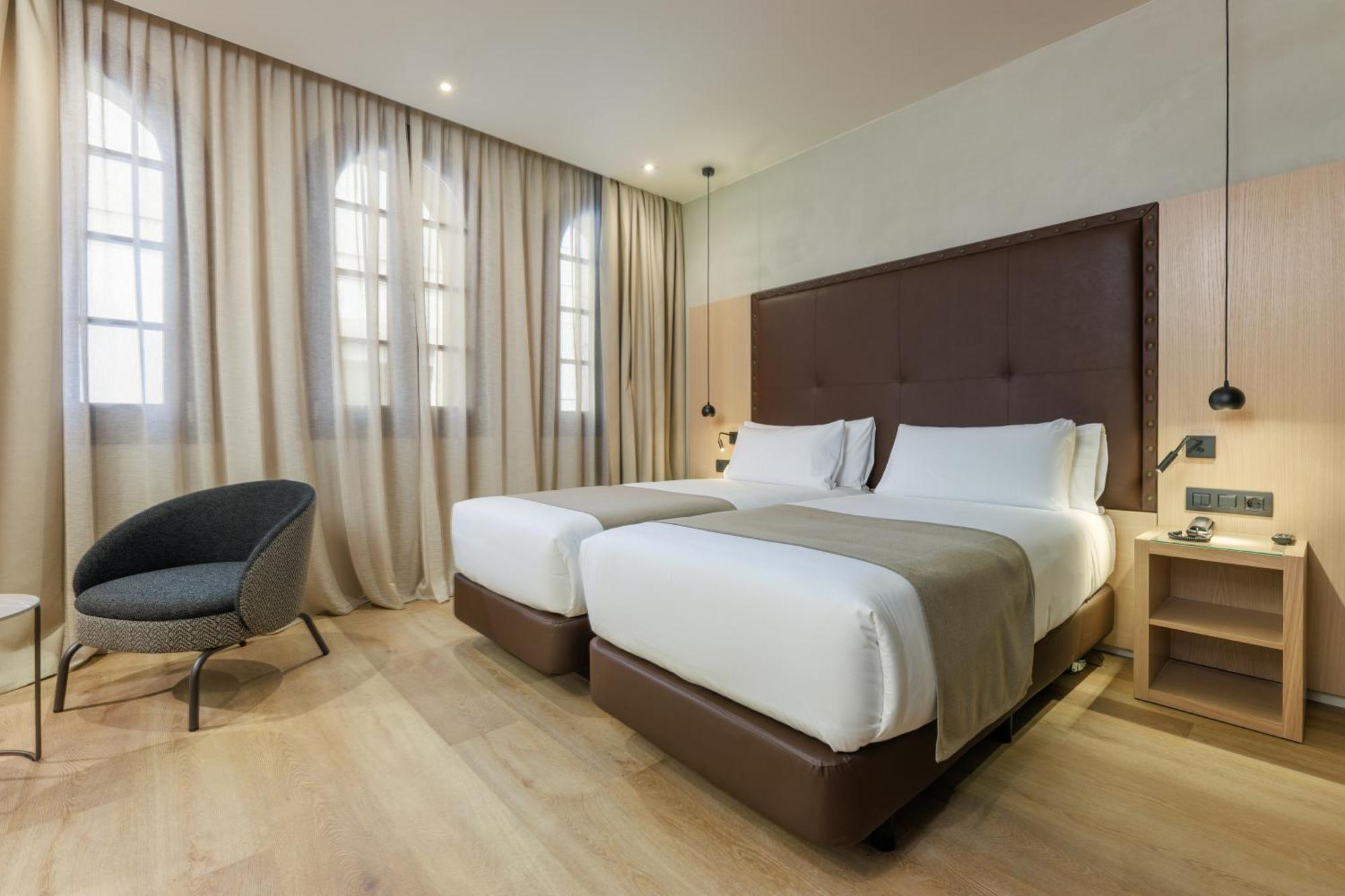 Gran Hotel Barcino Барселона Екстериор снимка