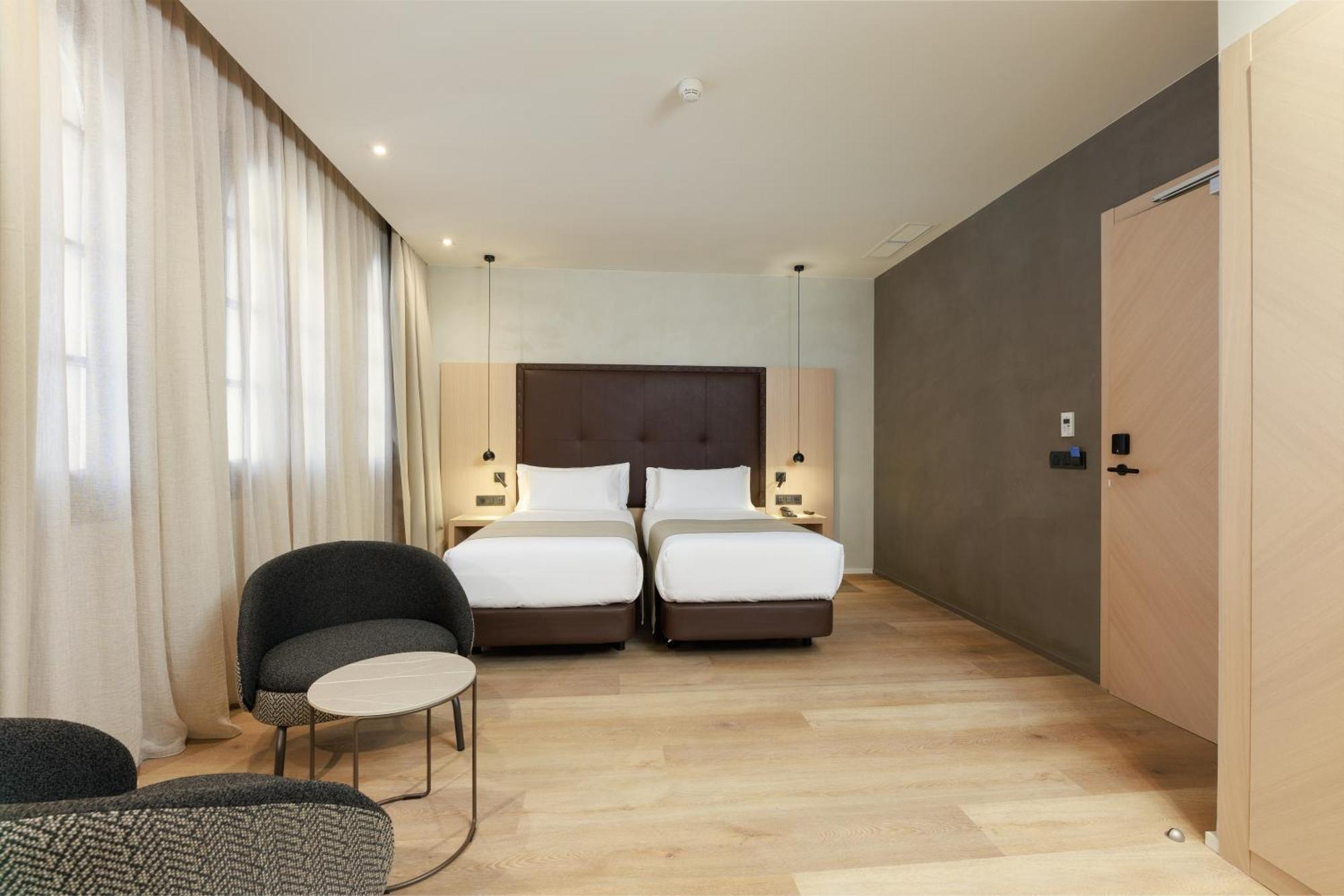 Gran Hotel Barcino Барселона Екстериор снимка